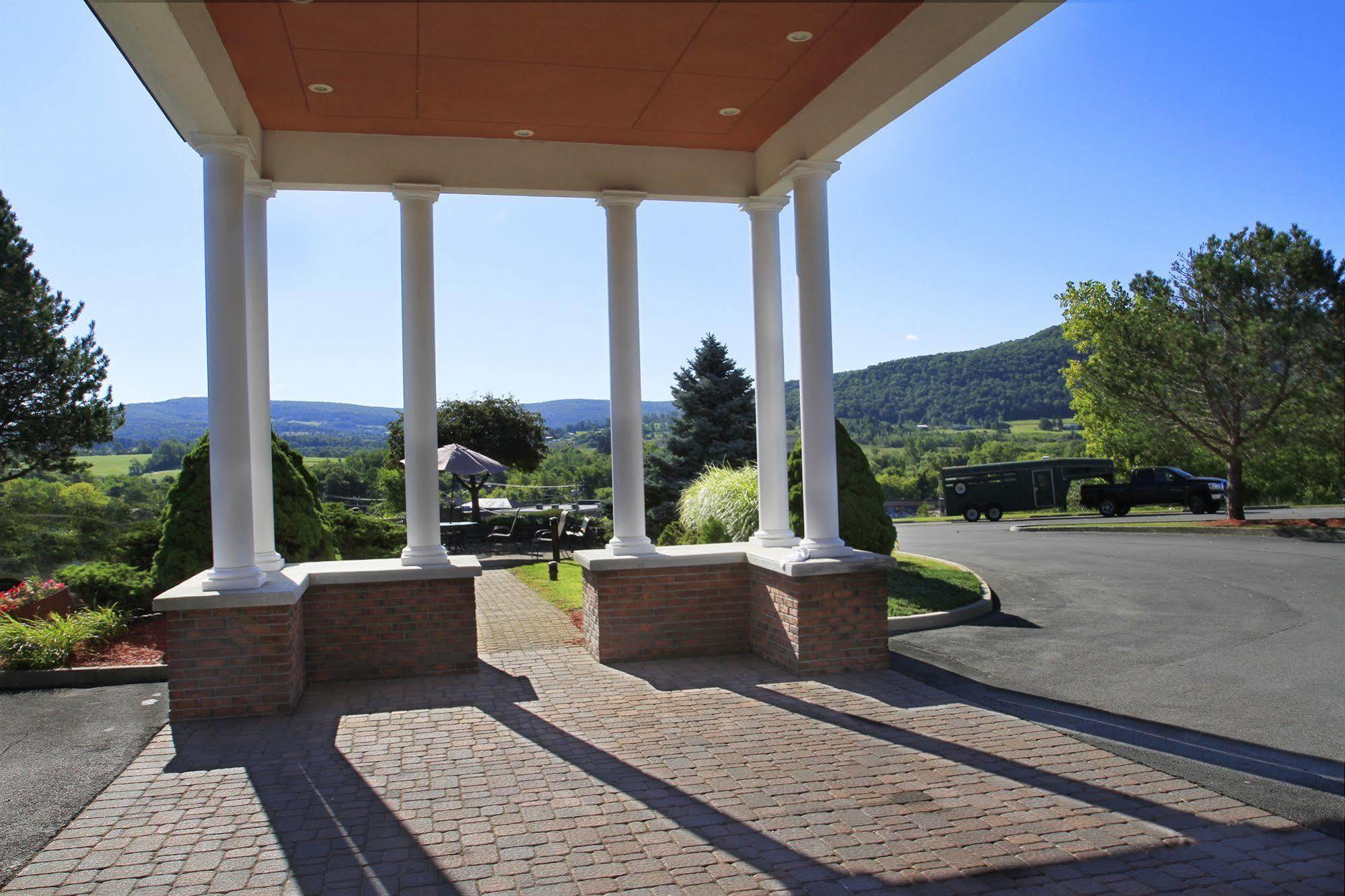 The Inn At Cobleskill Exterior foto